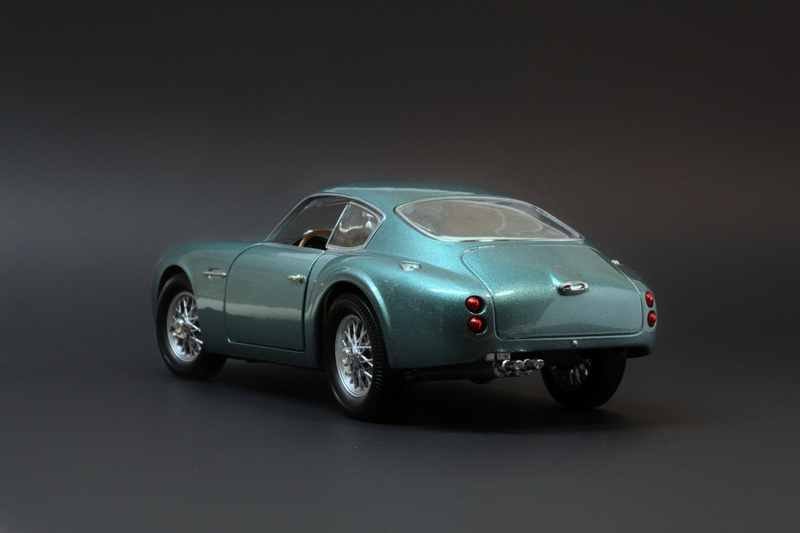 Illustration for article titled 1:18 scale Aston Martin DB4 Zagato by Whitebox